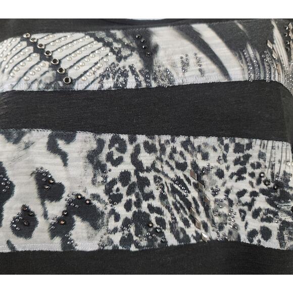 Chico's Black Gray Animal Print Beading Top 1 Medium New Without Tags Soft - Picture 5 of 7